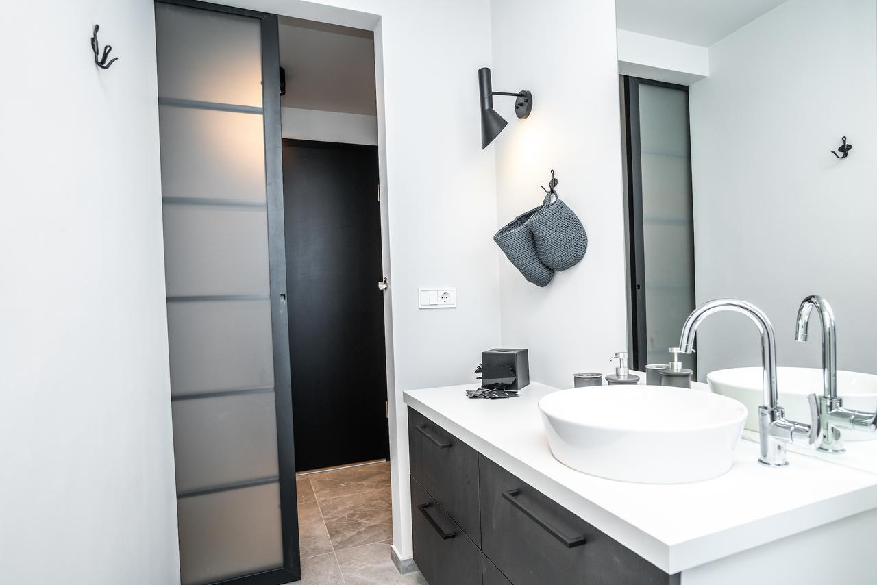 H96 Luxury Suite Keflavík Dış mekan fotoğraf